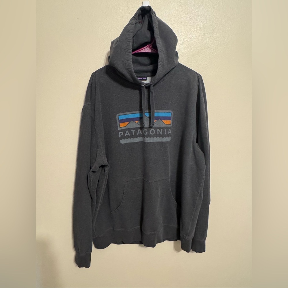 Patagonia Men’s XL Organic Cotton Fitz Roy Logo Hoodie